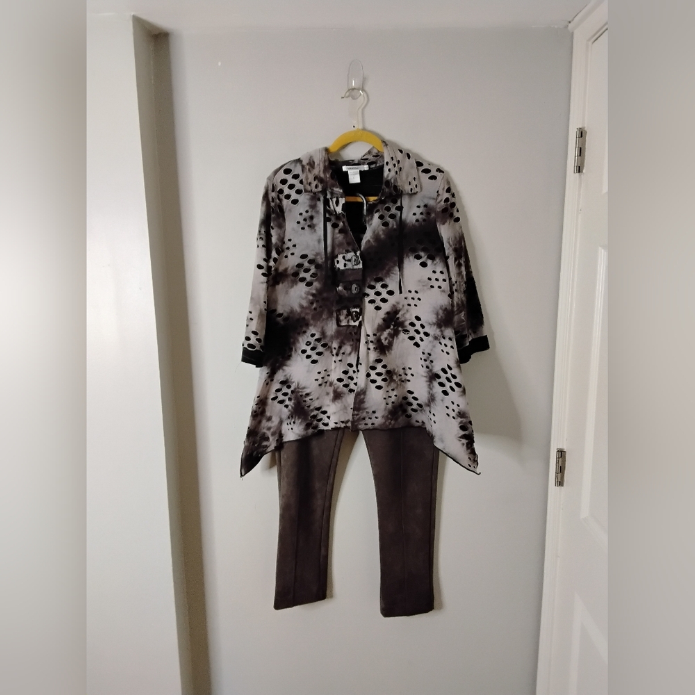 Stylish Black and Gray Women's Top and Faux Suede Pants